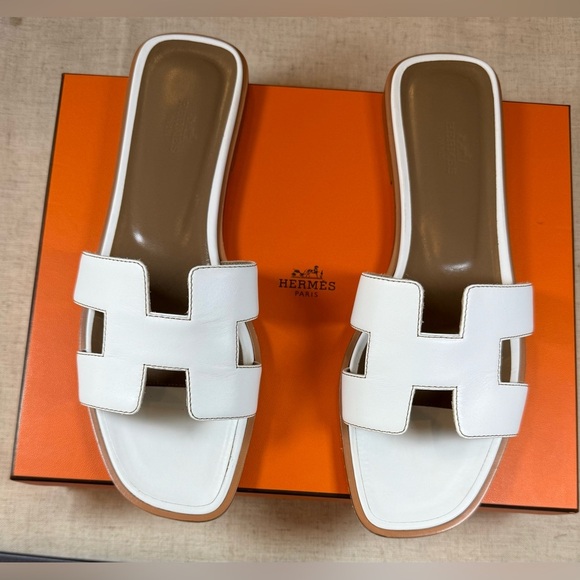 Hermes Shoes - HERMES ORAN WHITE H LOGO LEATHER SANDAL SLIDES SIZE 40 W/Box & shoe covers
